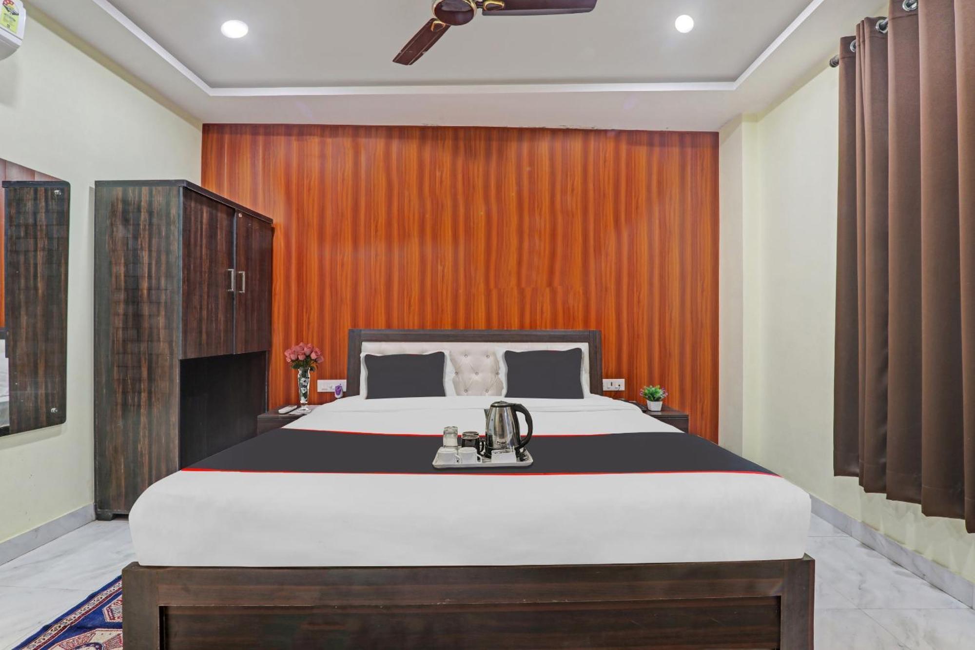 Hotel Collection O Srg Chinhat Exterior foto